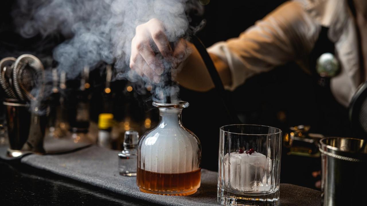 Ovolo The Valley Brisbane Exterior foto Smoke being used in a cocktail
